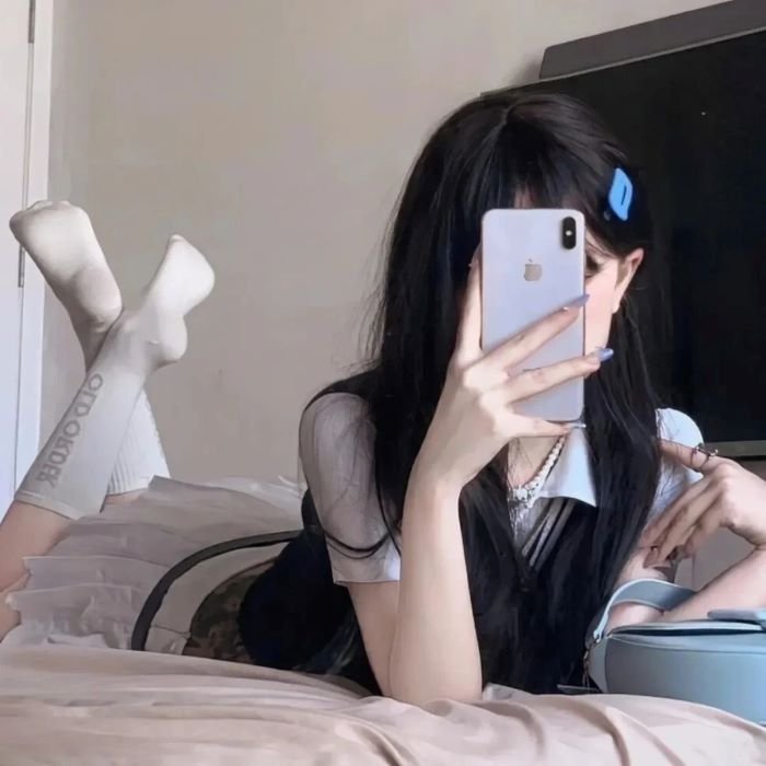 avatar ảnh gái xinh che mặt 26