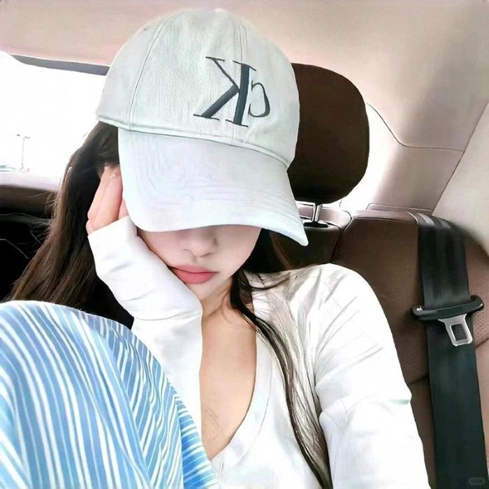 avatar ảnh gái xinh che mặt 4