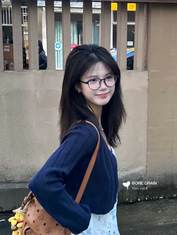 ảnh gái xinh đeo kính 14