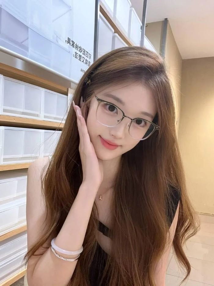 ảnh gái xinh đeo kính 15