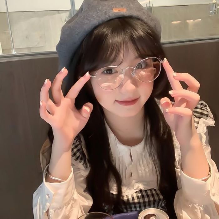 ảnh gái xinh đeo kính 17