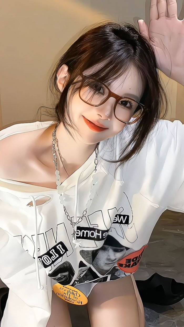 ảnh gái xinh đeo kính 23