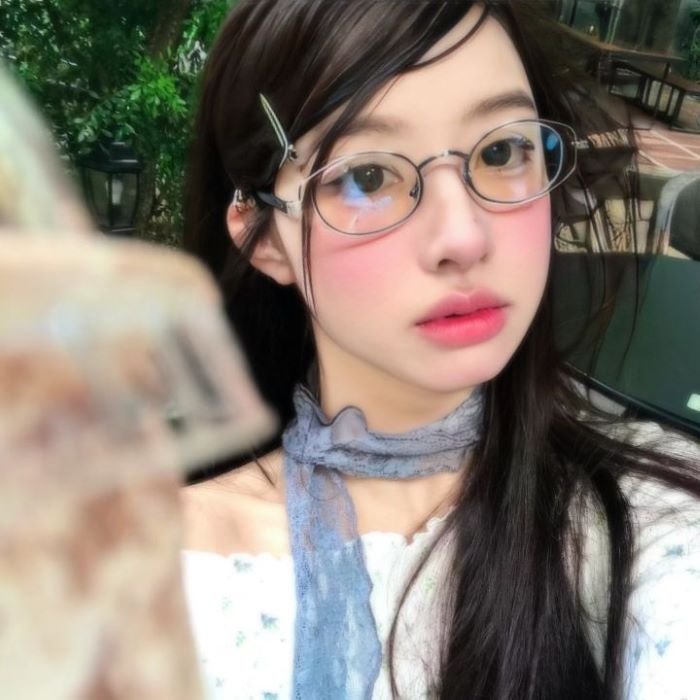 ảnh gái xinh đeo kính 30