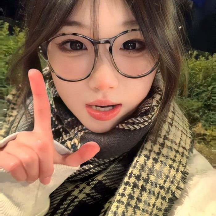 ảnh gái xinh đeo kính 31
