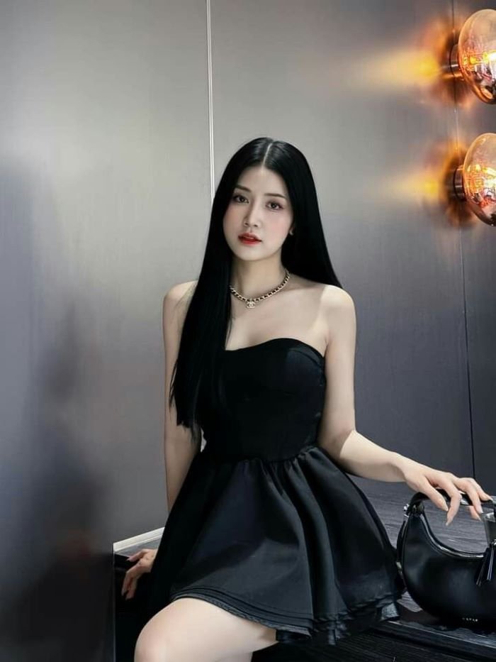 gái xinh mặc váy ngắn 1