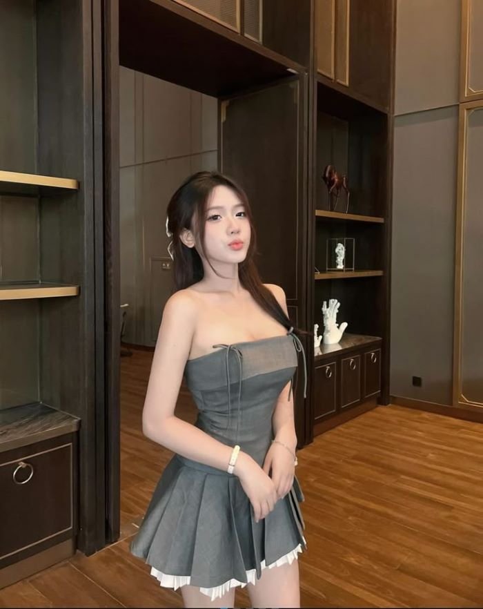 gái xinh mặc váy ngắn 11