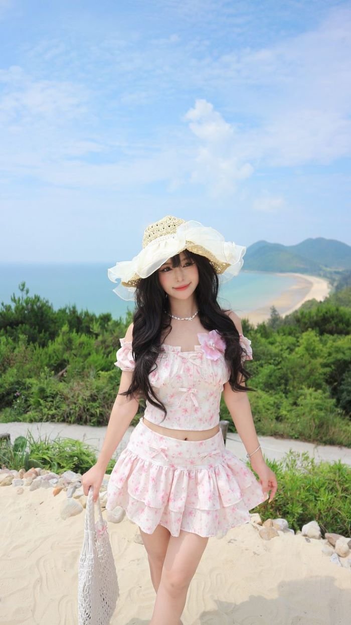 gái xinh mặc váy ngắn 16
