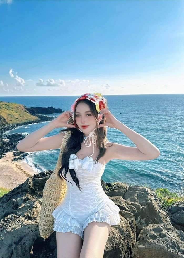 gái xinh mặc váy ngắn 17