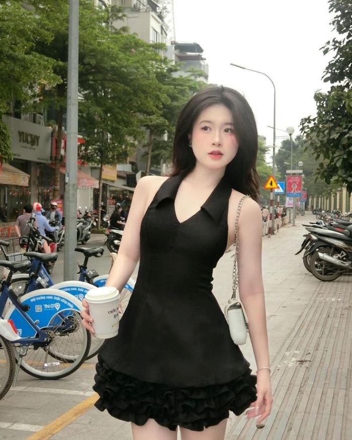 gái xinh mặc váy ngắn 29