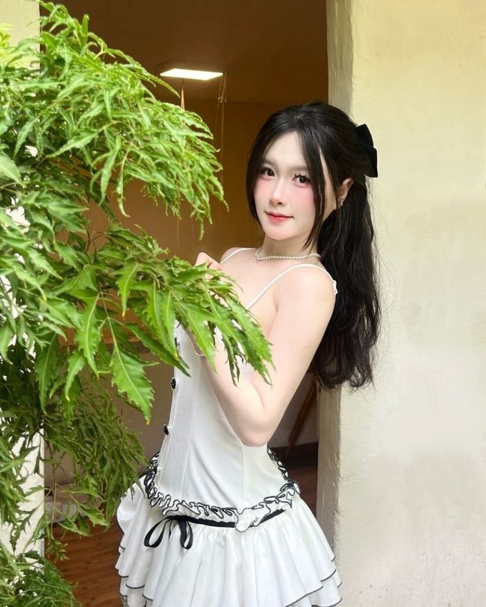 gái xinh mặc váy ngắn 30