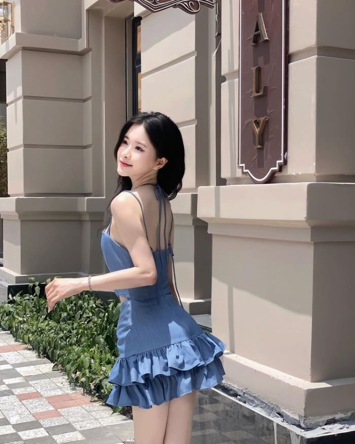 gái xinh mặc váy ngắn 32