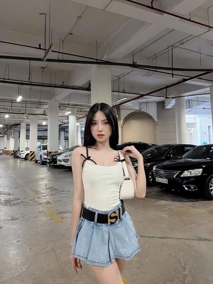 gái xinh mặc váy ngắn 4