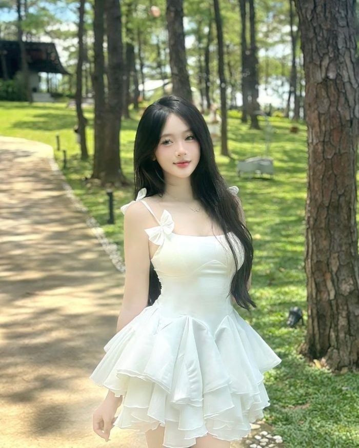 gái xinh mặc váy ngắn 5