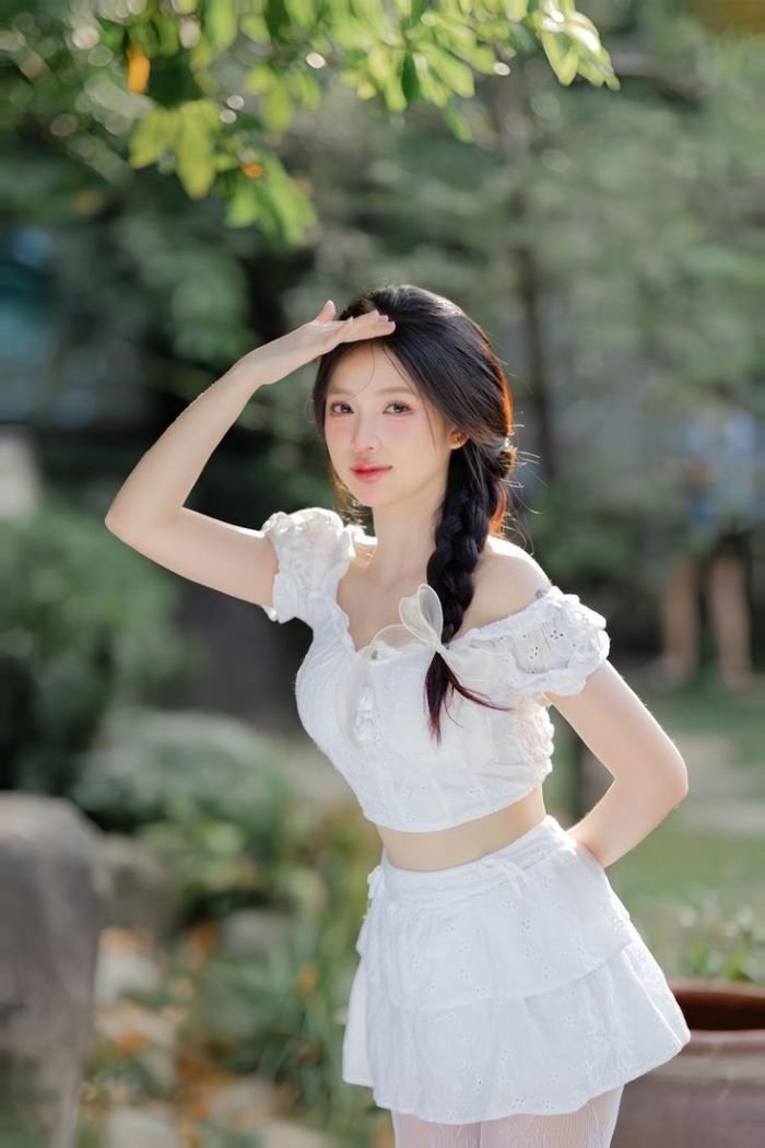 gái xinh mặc váy ngắn 6